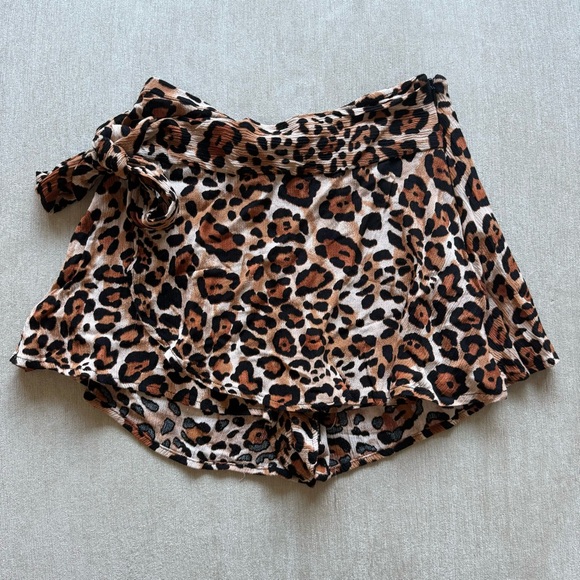 Lulus Leopard Print Skort - Picture 1 of 14